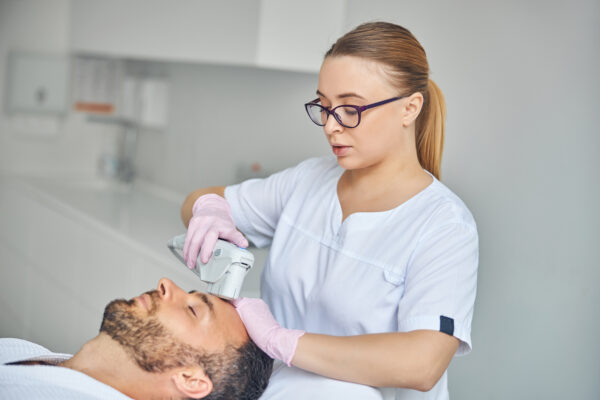 Consulta Tricologia + estudio de Tricoscopia